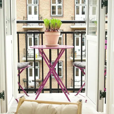 Bright With Three Balconies On Norrebro *